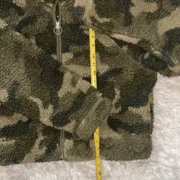 Hollister Cropped Faux Sherpa Jacket, Size M - Picture 7 of 16